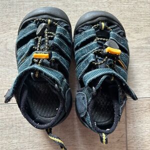Keen Newport H2 Hiking Sandals